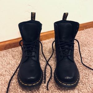 NEW Doc Martens - Women’s 1460 Pascal Virginia